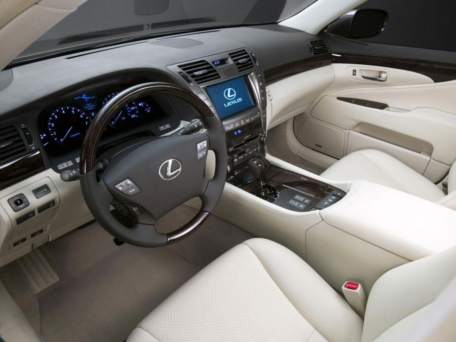  Lexus LS460 2006 года  (фото 7 из 200)